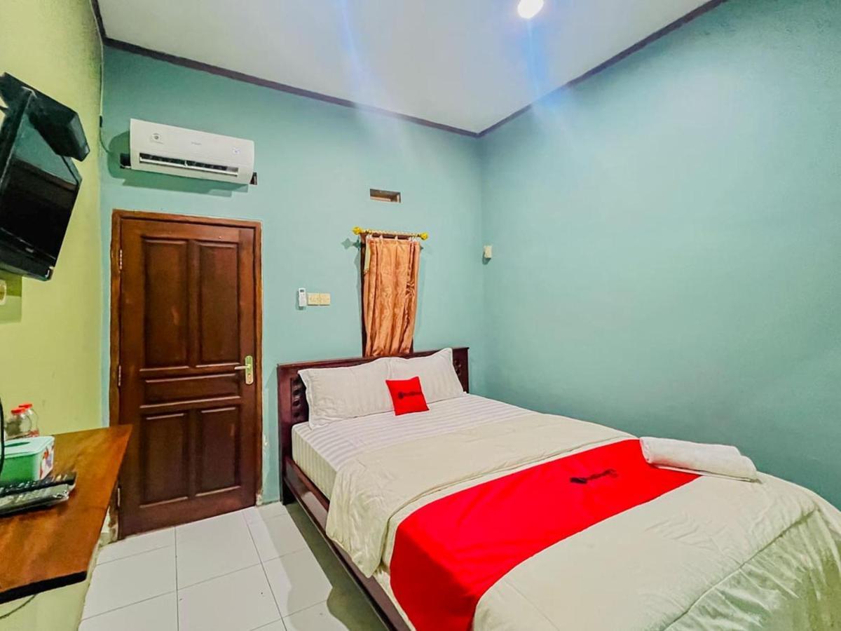 Reddoorz Near Sunrise Mall Mojokerto Экстерьер фото