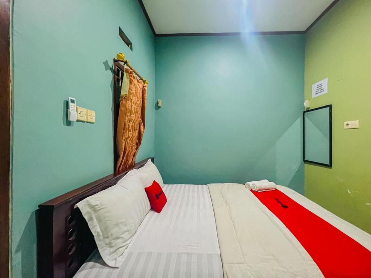 Reddoorz Near Sunrise Mall Mojokerto Экстерьер фото