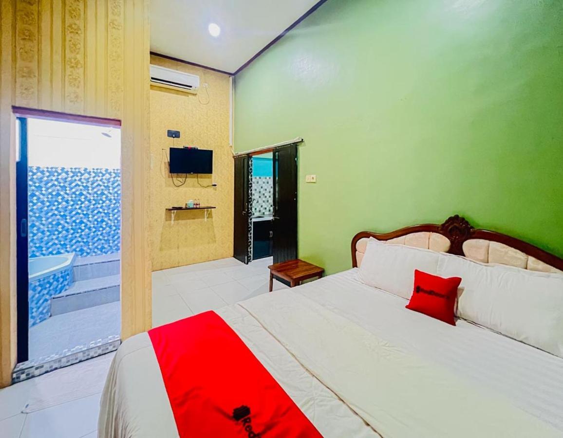Reddoorz Near Sunrise Mall Mojokerto Экстерьер фото
