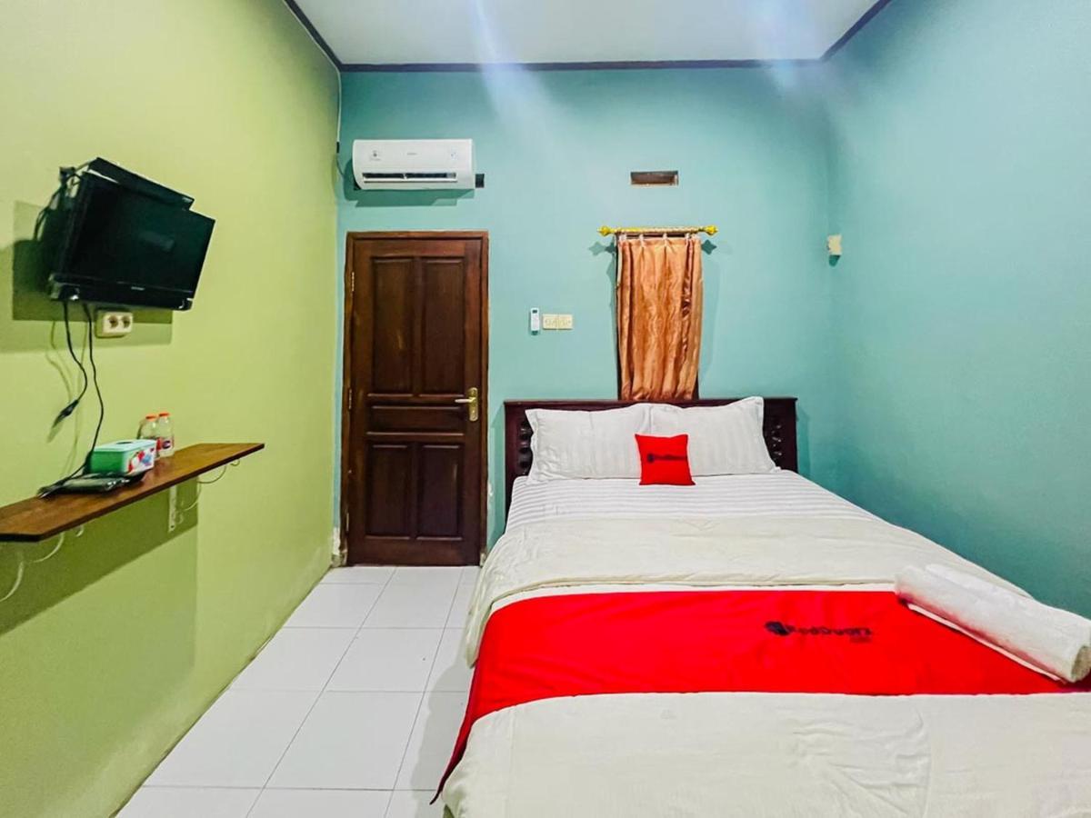 Reddoorz Near Sunrise Mall Mojokerto Экстерьер фото