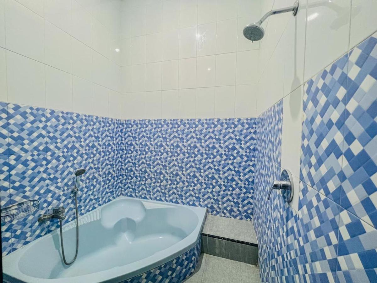 Reddoorz Near Sunrise Mall Mojokerto Экстерьер фото