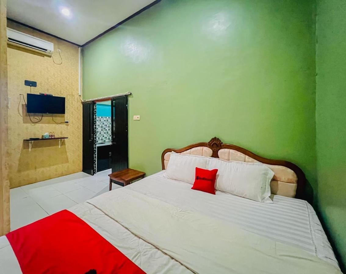 Reddoorz Near Sunrise Mall Mojokerto Экстерьер фото