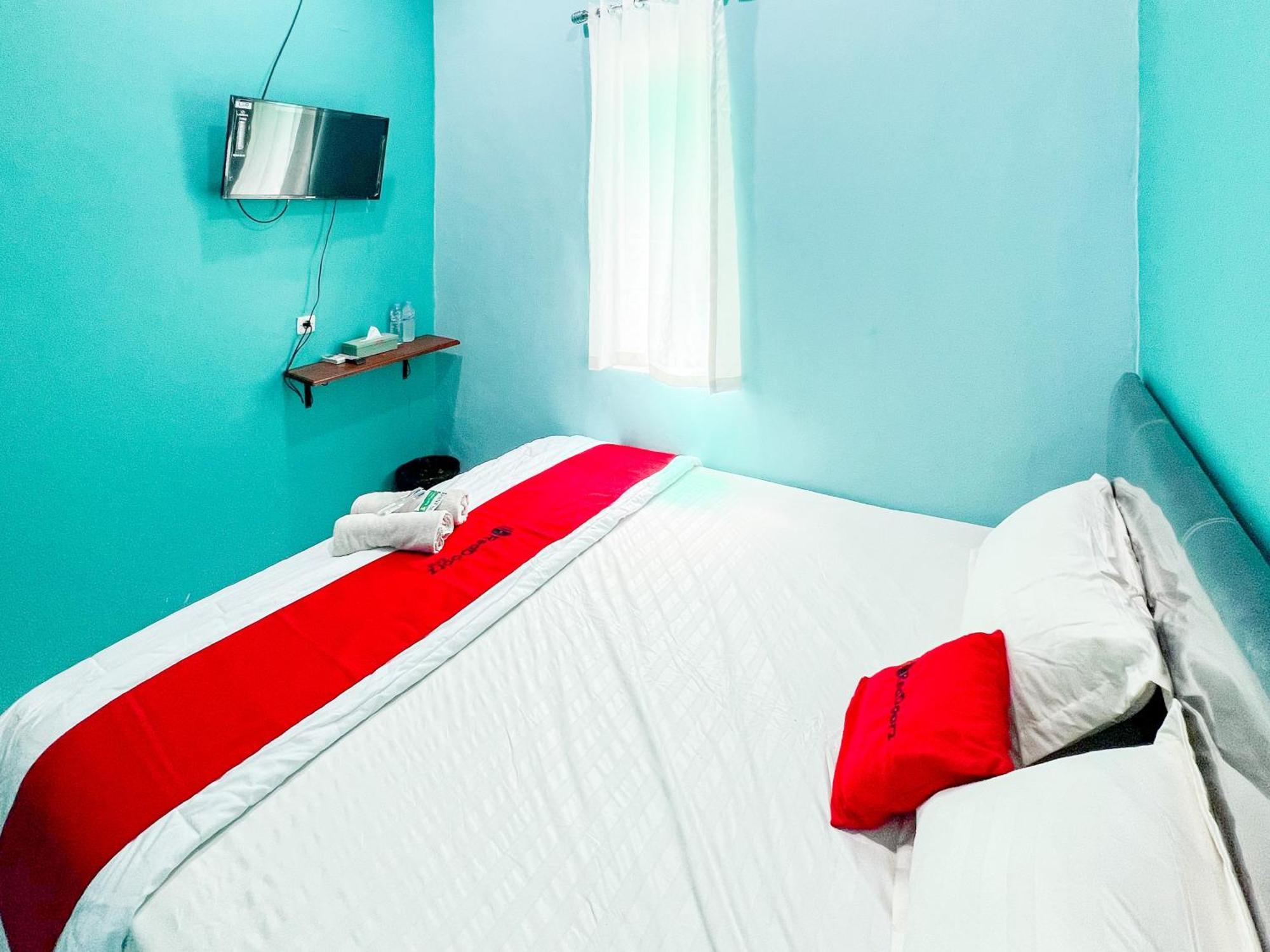 Reddoorz Near Sunrise Mall Mojokerto Экстерьер фото