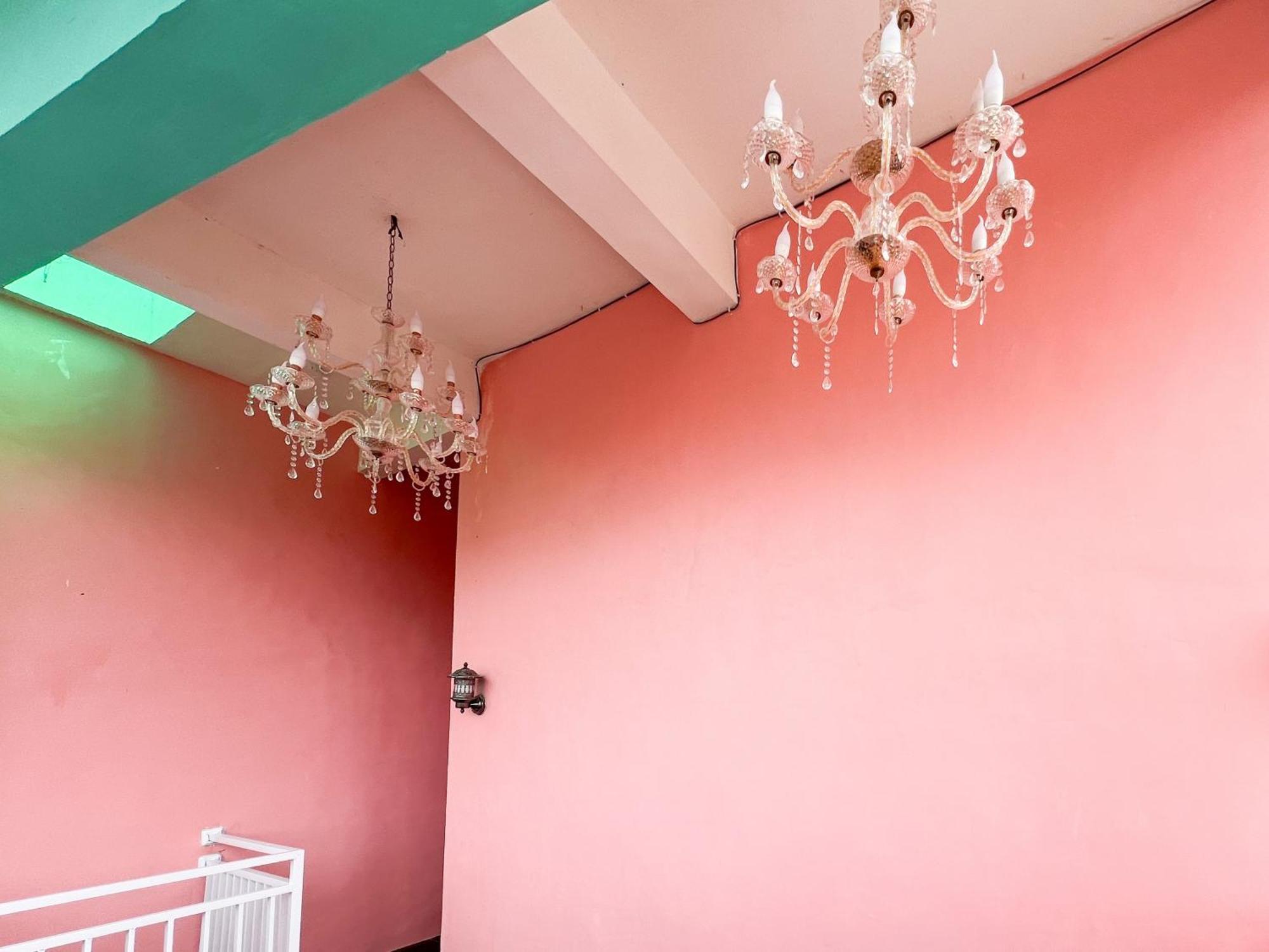 Reddoorz Near Sunrise Mall Mojokerto Экстерьер фото