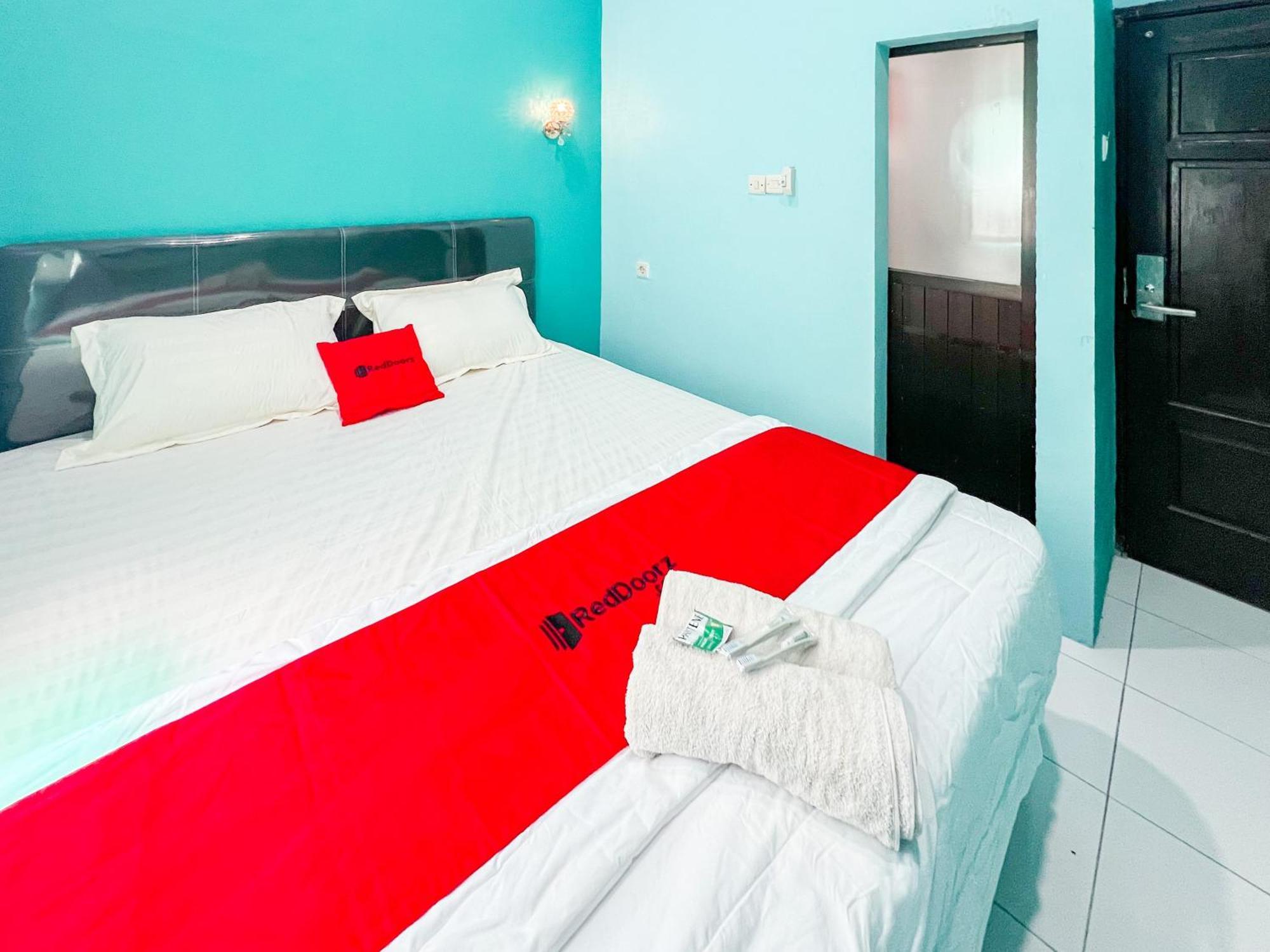 Reddoorz Near Sunrise Mall Mojokerto Экстерьер фото
