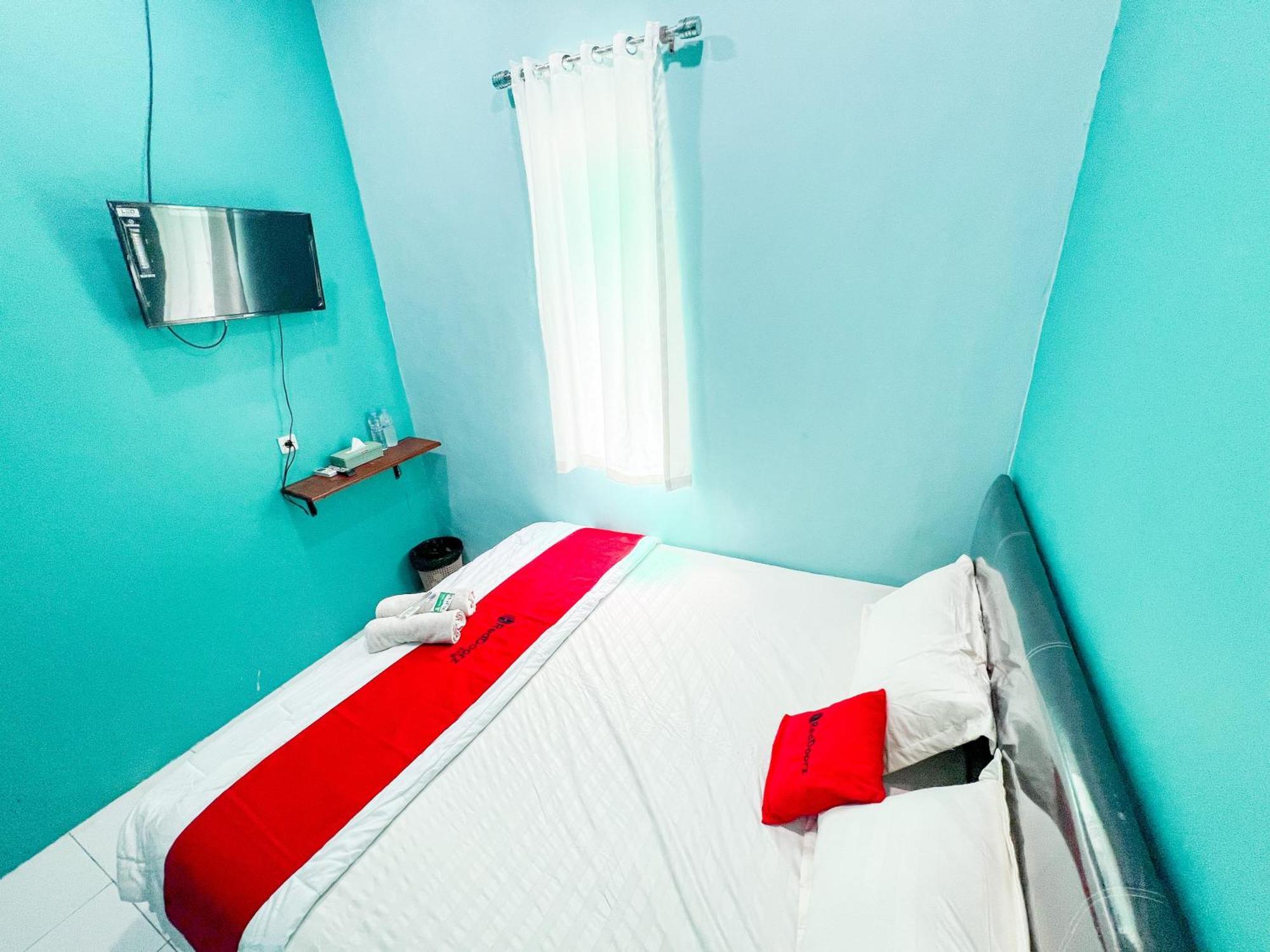 Reddoorz Near Sunrise Mall Mojokerto Экстерьер фото