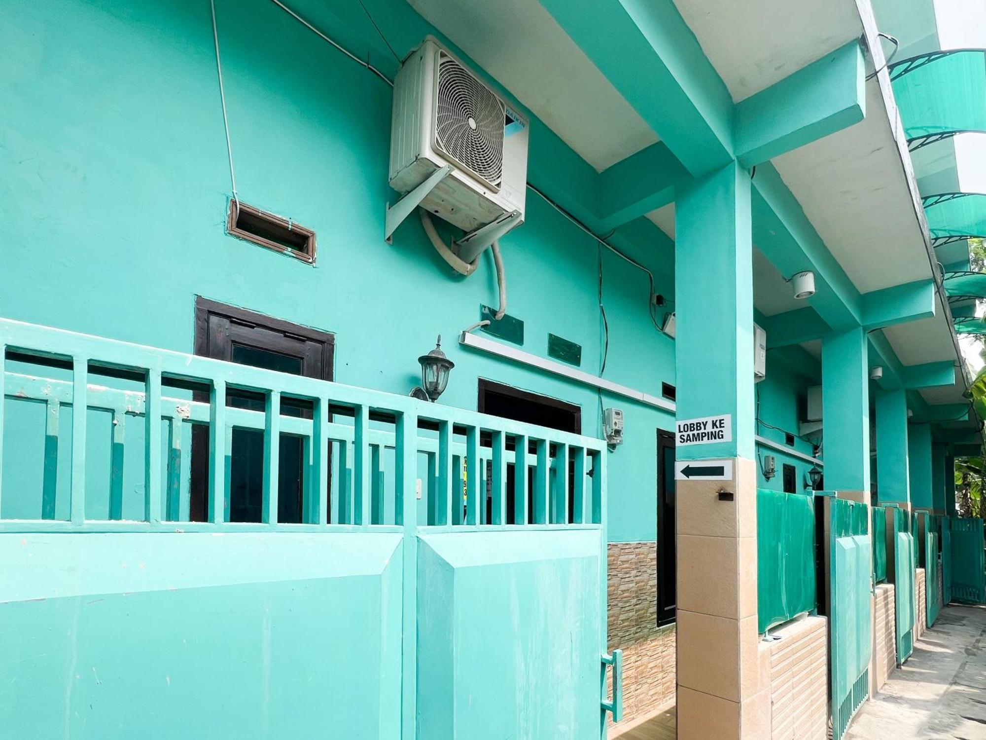 Reddoorz Near Sunrise Mall Mojokerto Экстерьер фото